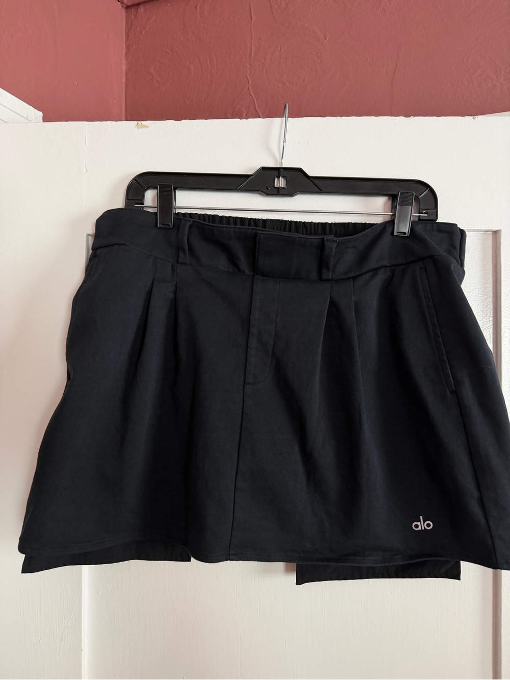 ALO Yoga Black Pleated Athletic Skort